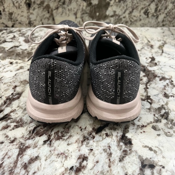 Brooks Launch 7 Running Shoe in Pale Pink and Dark Gray, Size 9.5 - Picture 2 of 9